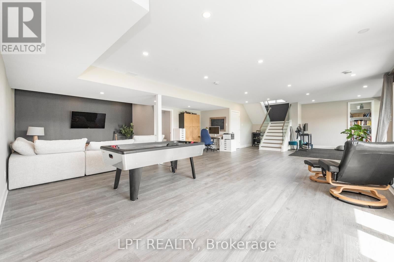 438 SHOREWAY DRIVE Image 33