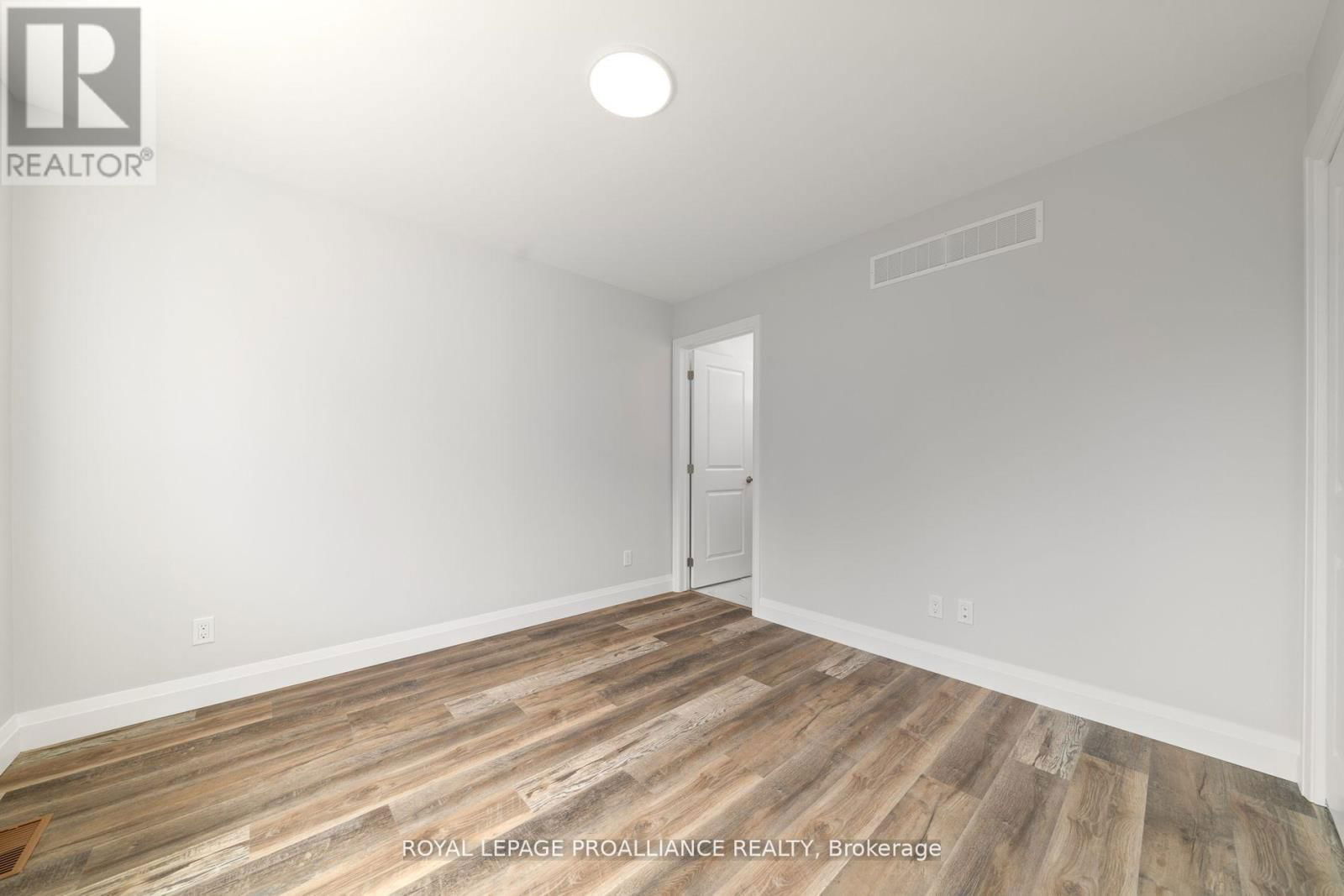 27 CLAYTON JOHN AVENUE Image 14