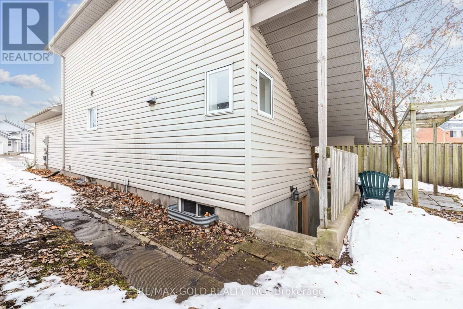 222 FLEMING DRIVE Image 35