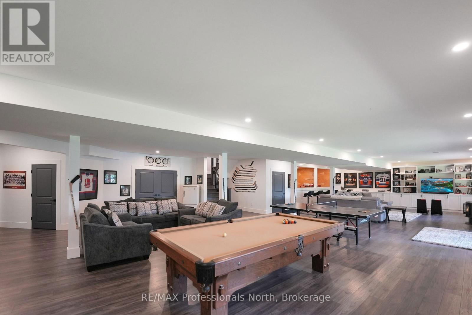 1034 LONE WOLF CRESCENT Image 27