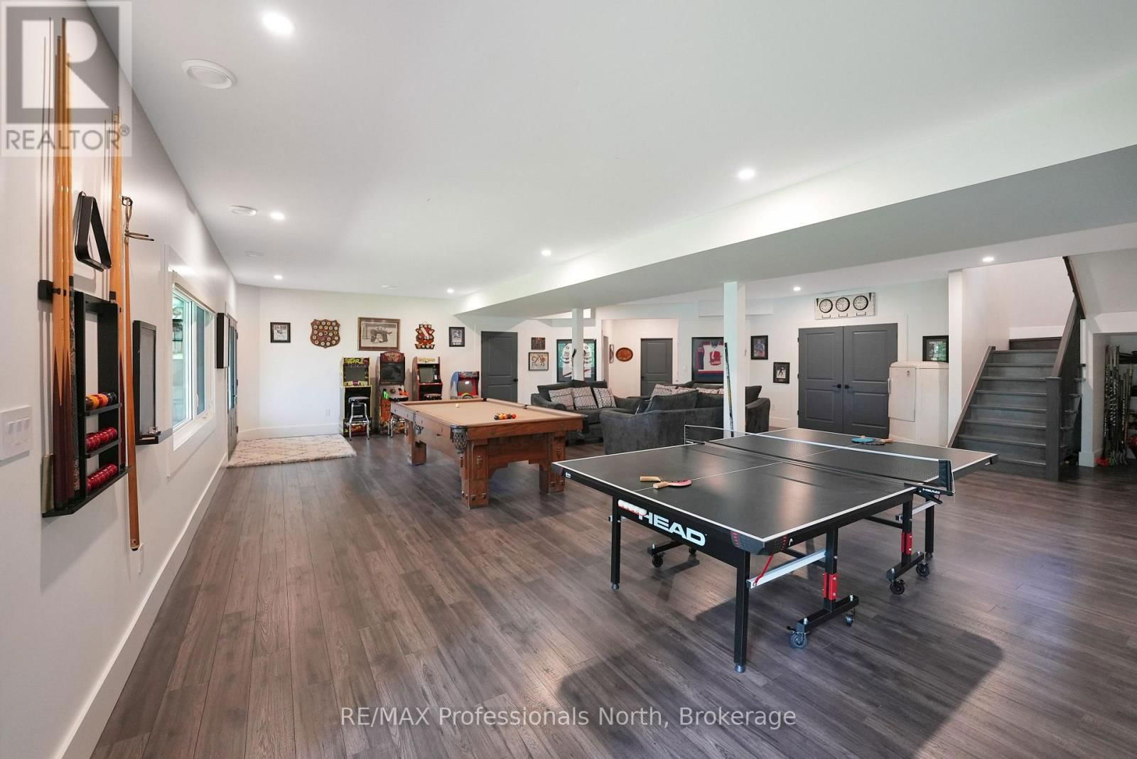 1034 LONE WOLF CRESCENT Image 30