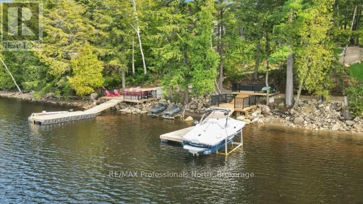 1034 LONE WOLF CRESCENT Image 38