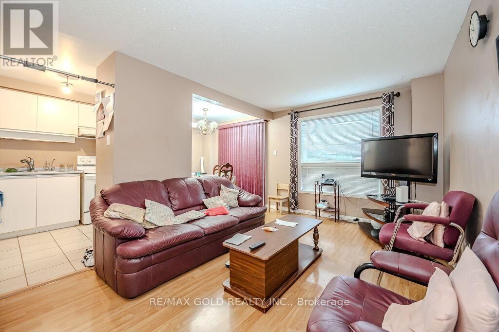 1029 ELGIN STREET Image 10