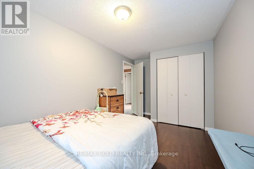 1029 ELGIN STREET Image 29