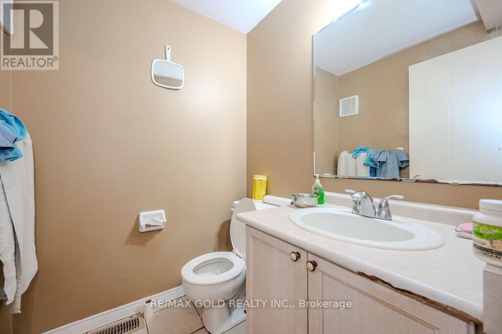 1029 ELGIN STREET Image 9