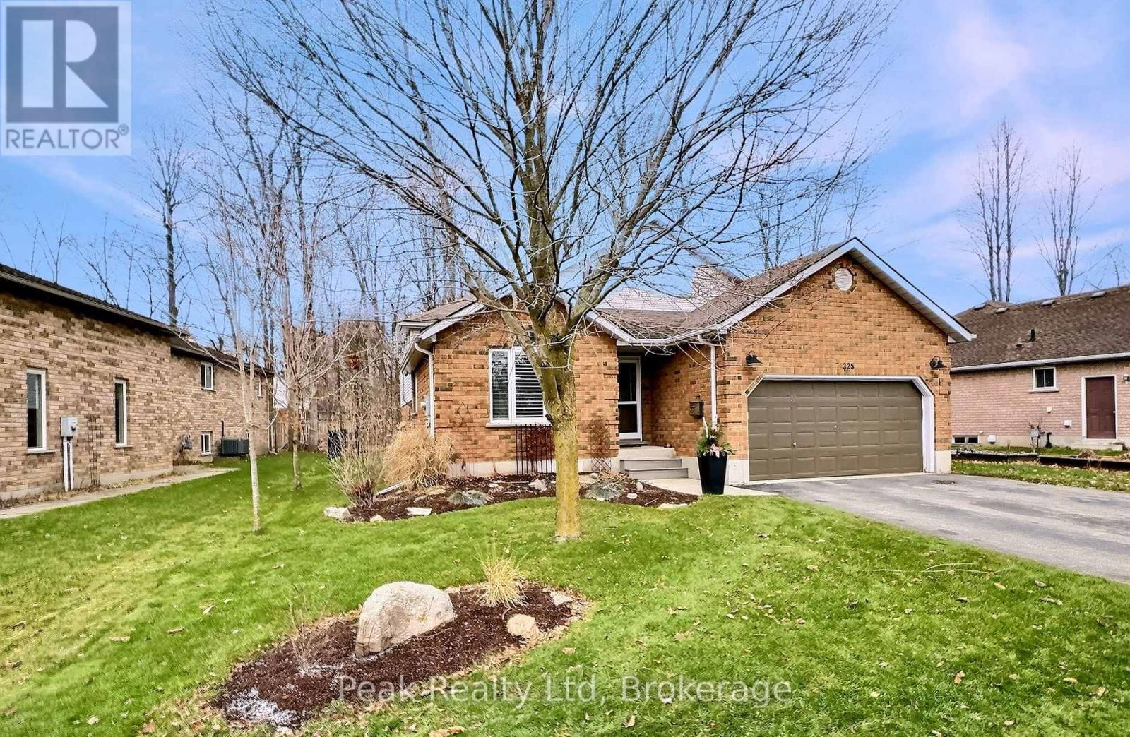 225 EBY CRESCENT Image 37