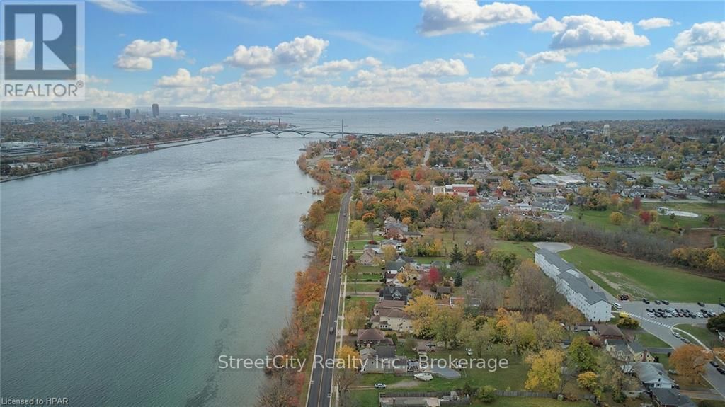 379 NIAGARA BOULEVARD Image 38