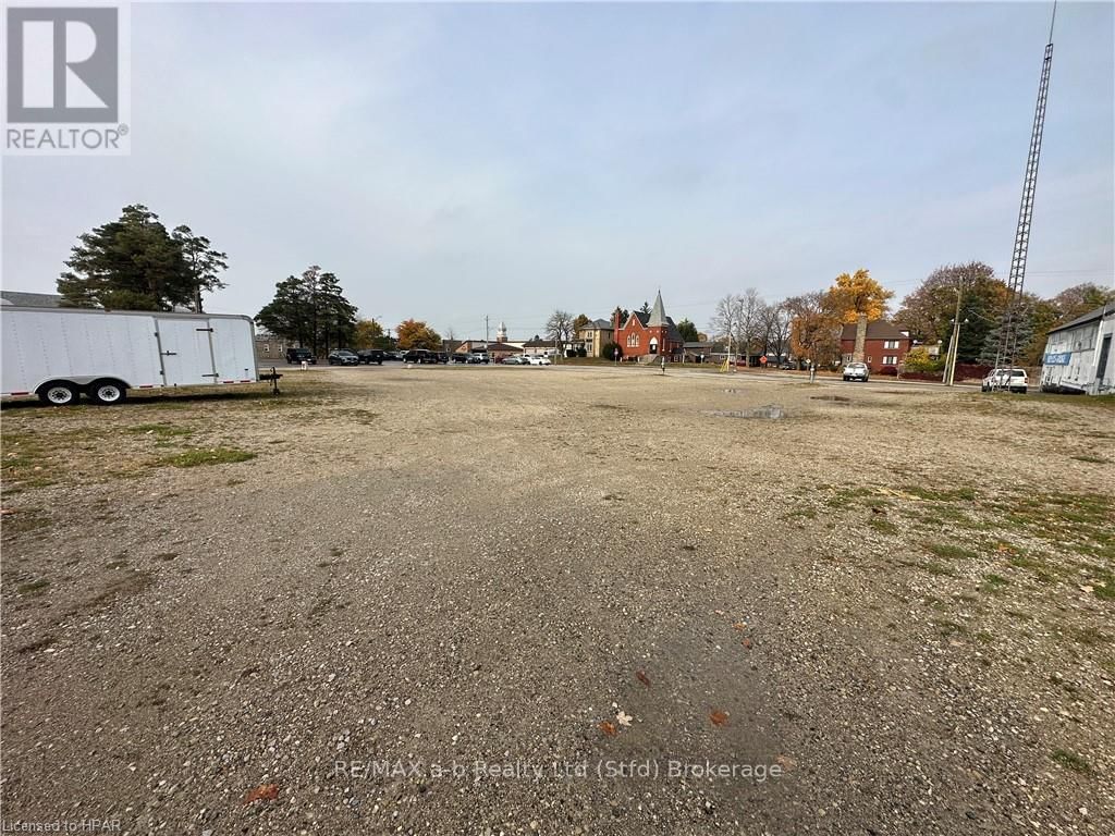 MAPLE DRIVE Image 5