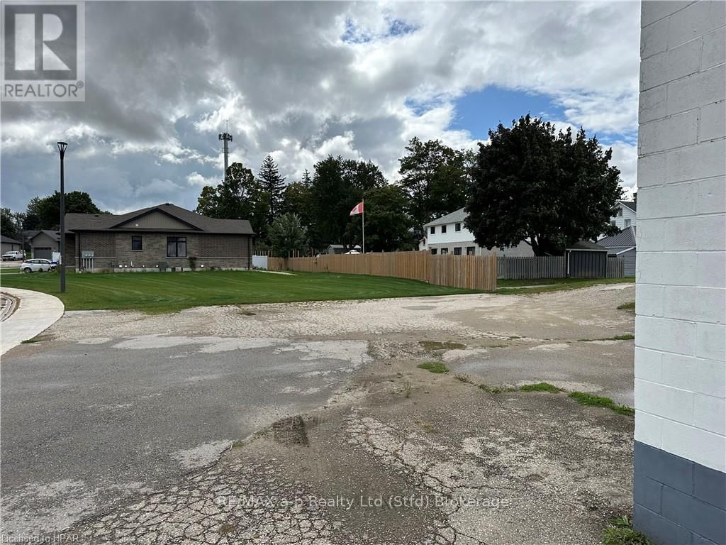 15 MILL STREET EAST Image 10