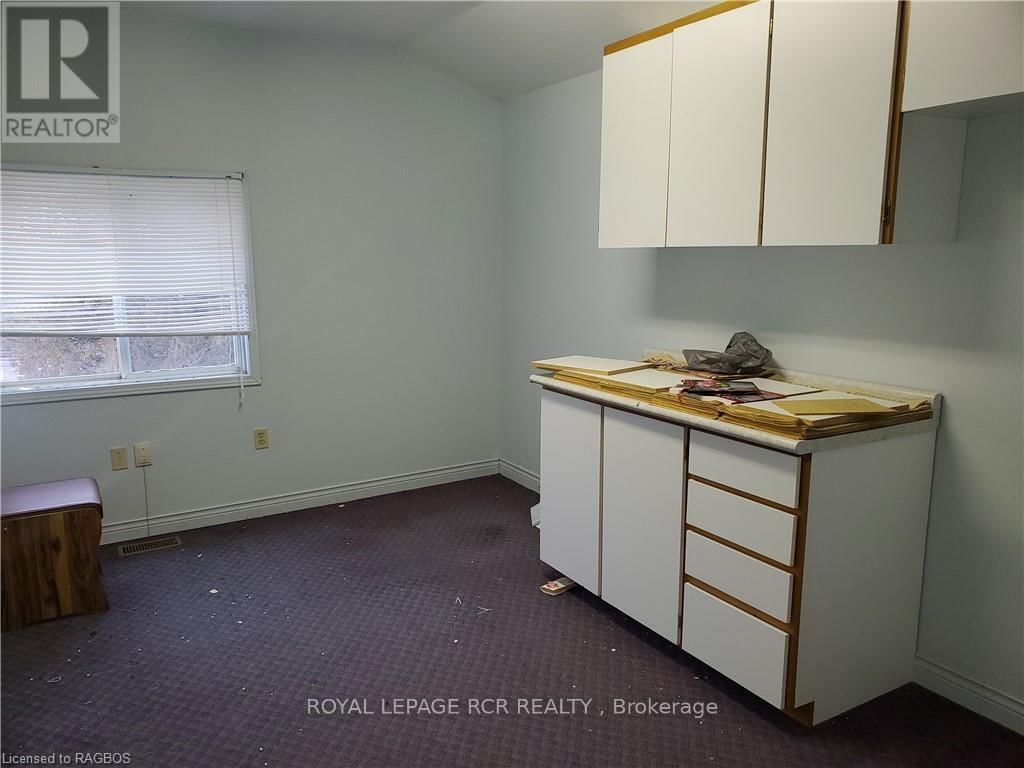 260 MAIN STREET EAST Image 12