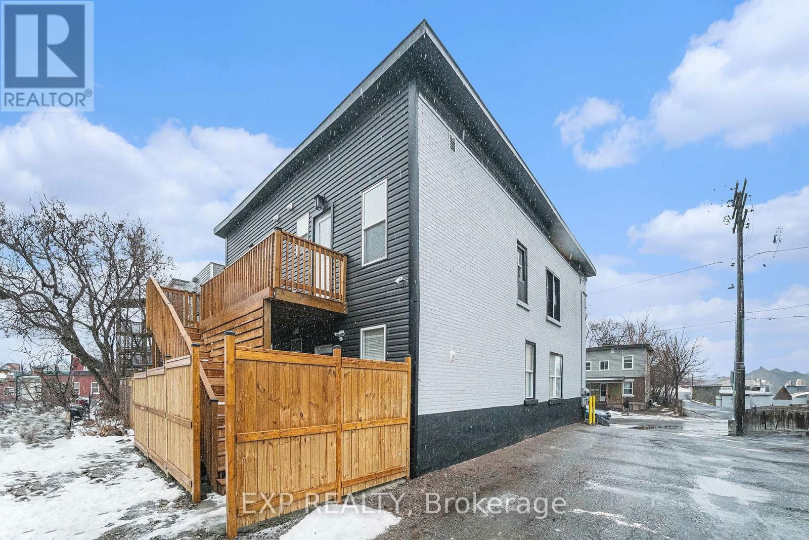 448 CAMBRIDGE STREET S Image 37