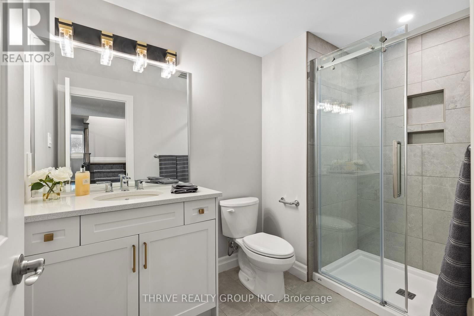 1 - 1061 EAGLETRACE DRIVE Image 38