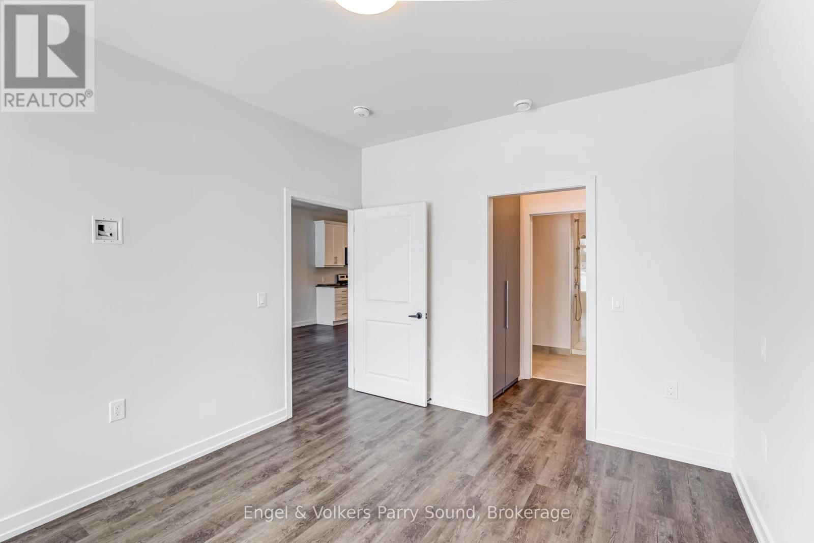 UNIT 1 - 63 WINNIFRED AVENUE Image 18