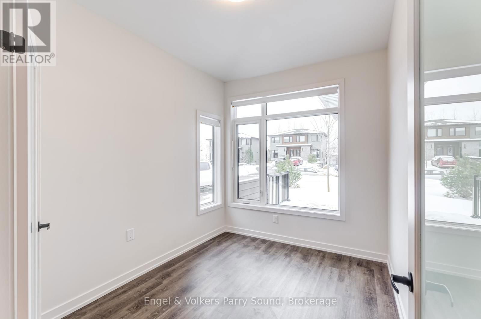 UNIT 1 - 63 WINNIFRED AVENUE Image 23