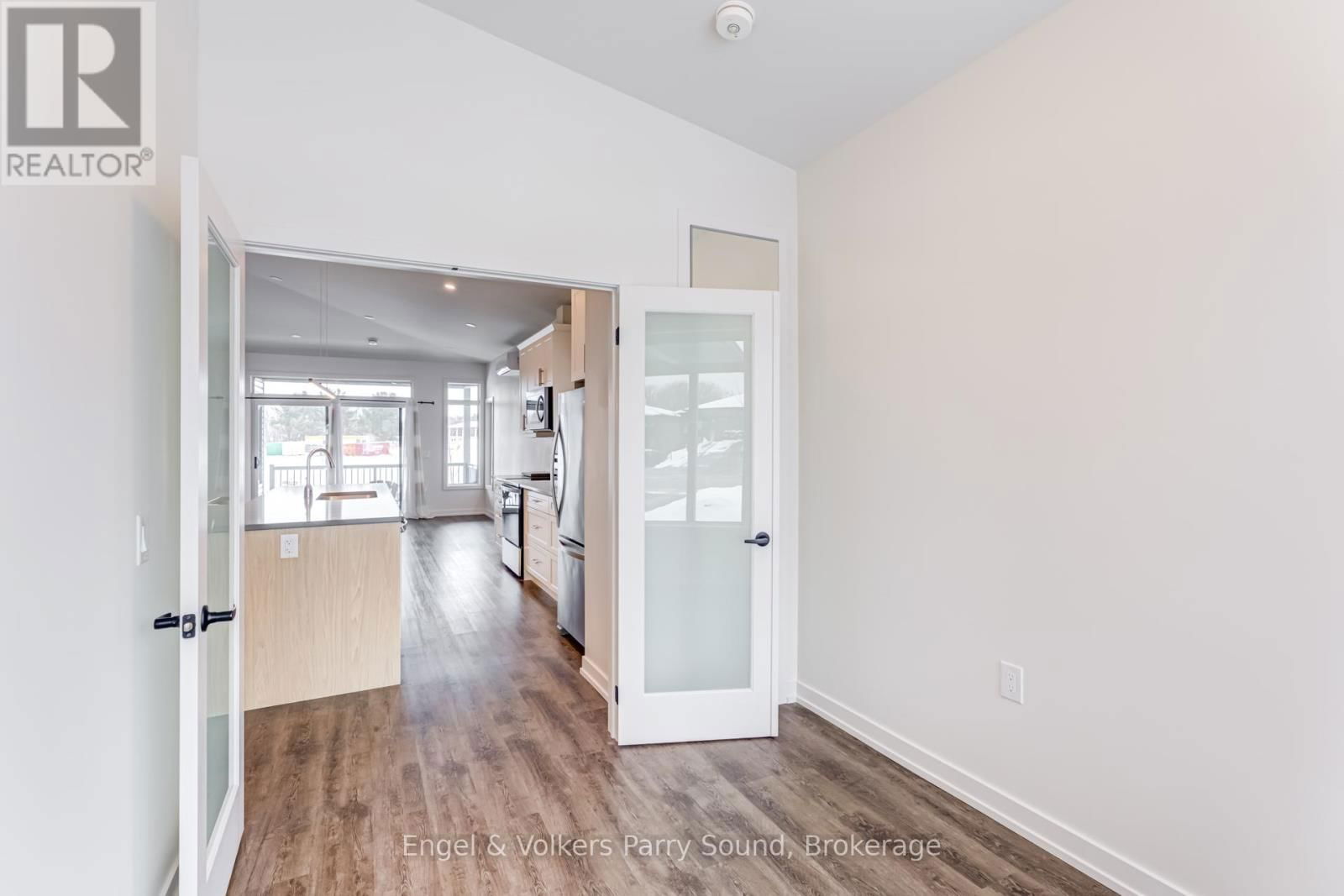 UNIT 1 - 63 WINNIFRED AVENUE Image 25