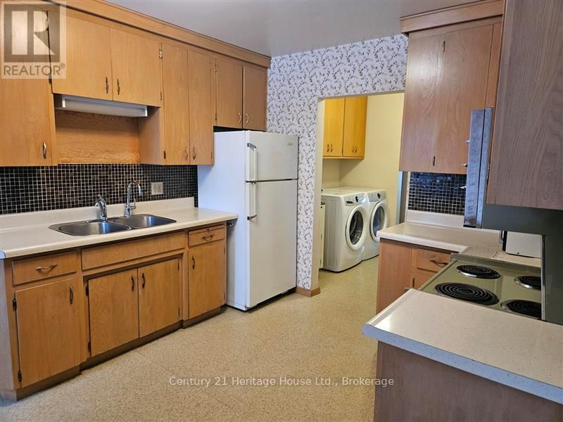 241 HEMLOCK STREET Image 5