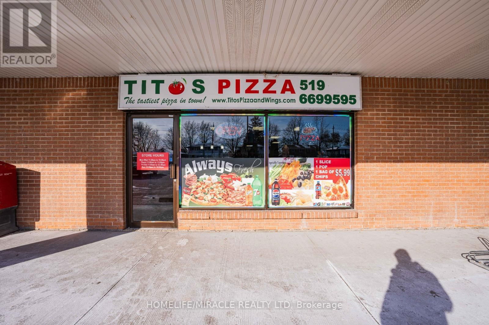 6 - 112 ORIOLE PARKWAY W Image 1