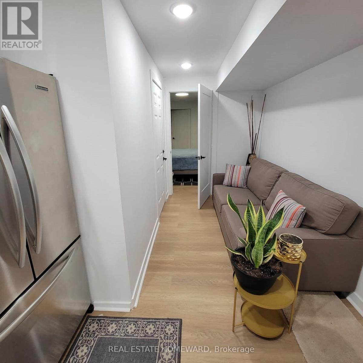 16 CAREW BOULEVARD Image 10