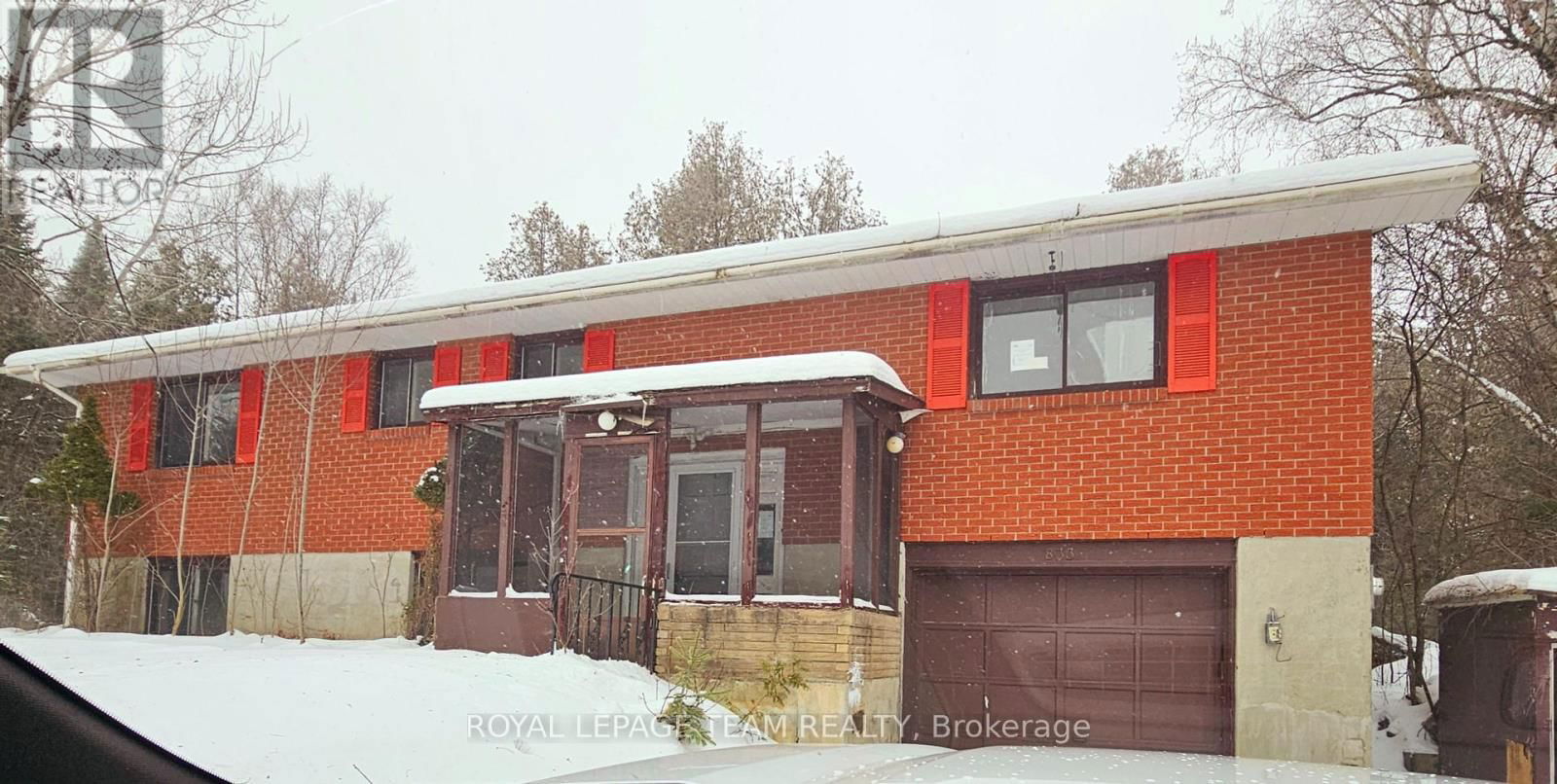 833 BEAVERTAIL ROAD E Image 1