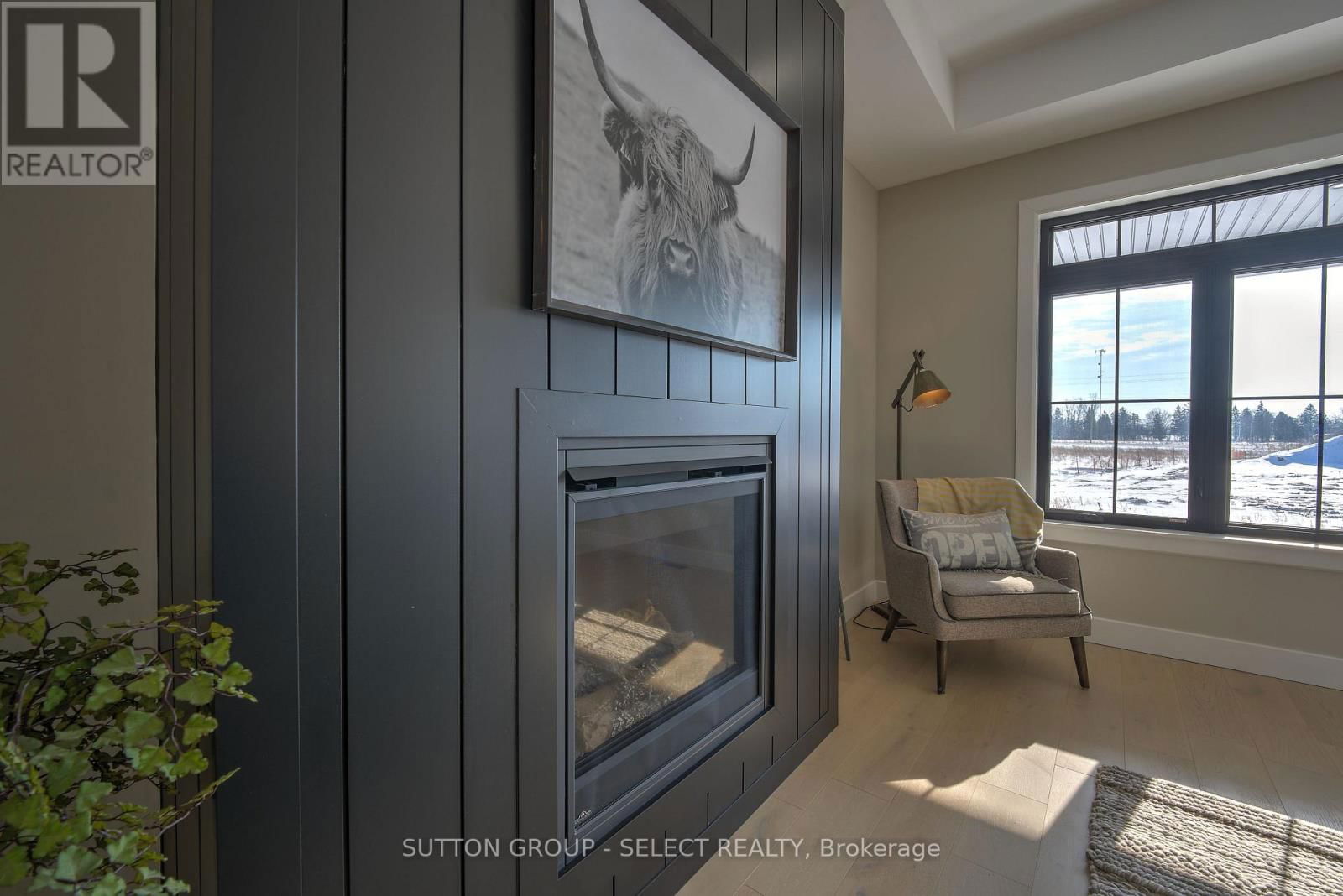 10 LOIS COURT Image 19