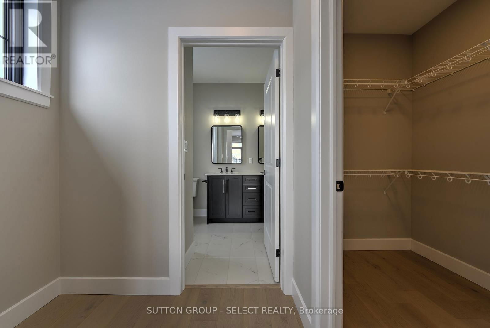 10 LOIS COURT Image 23