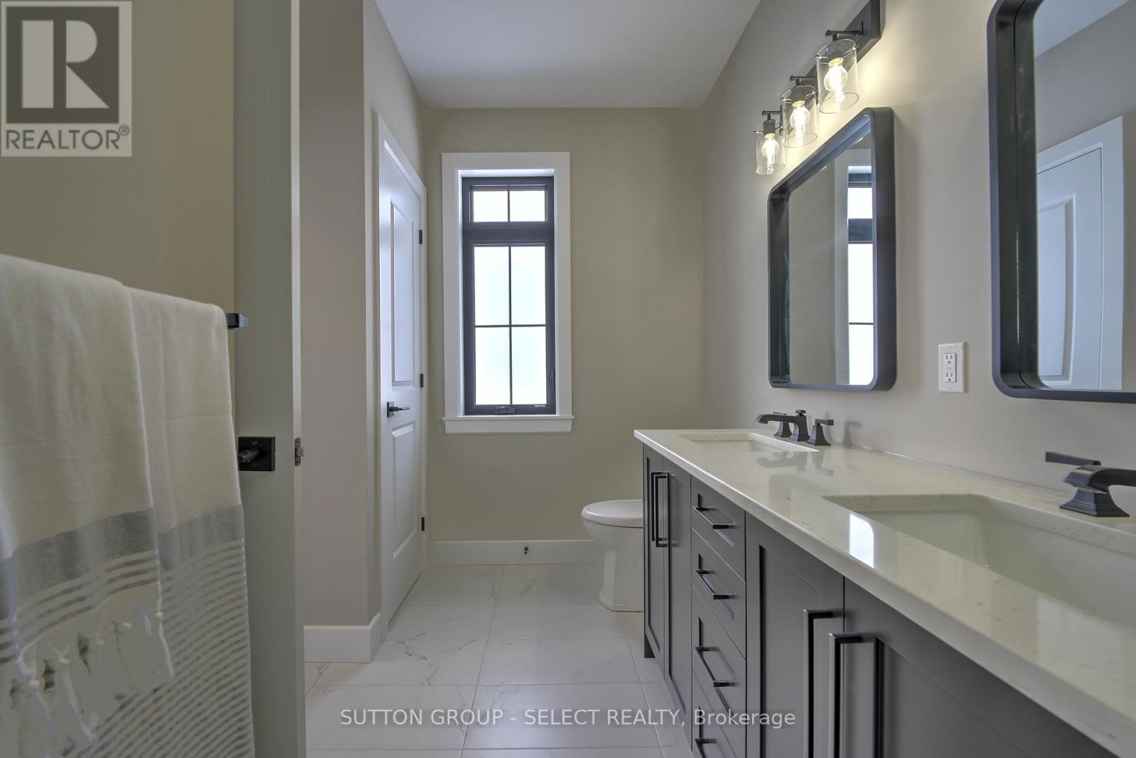 10 LOIS COURT Image 25