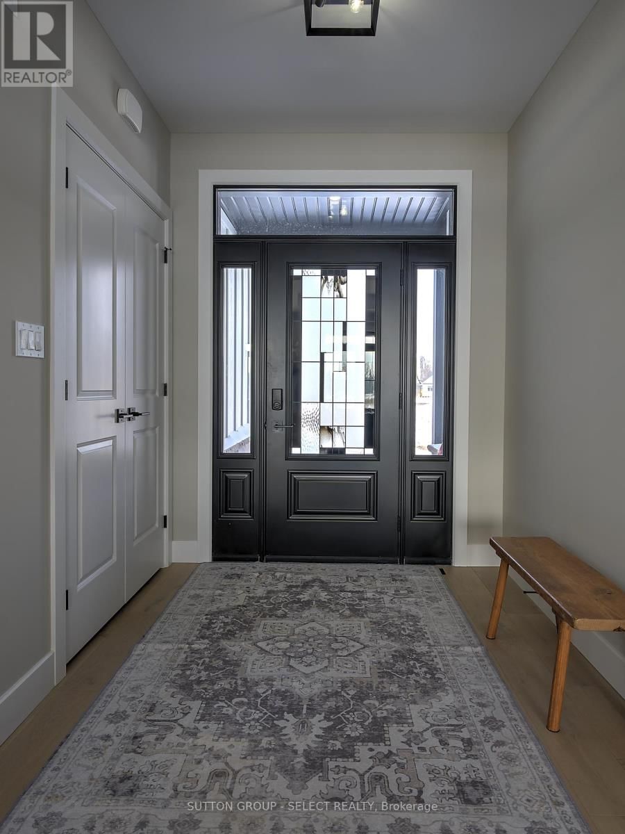 10 LOIS COURT Image 3