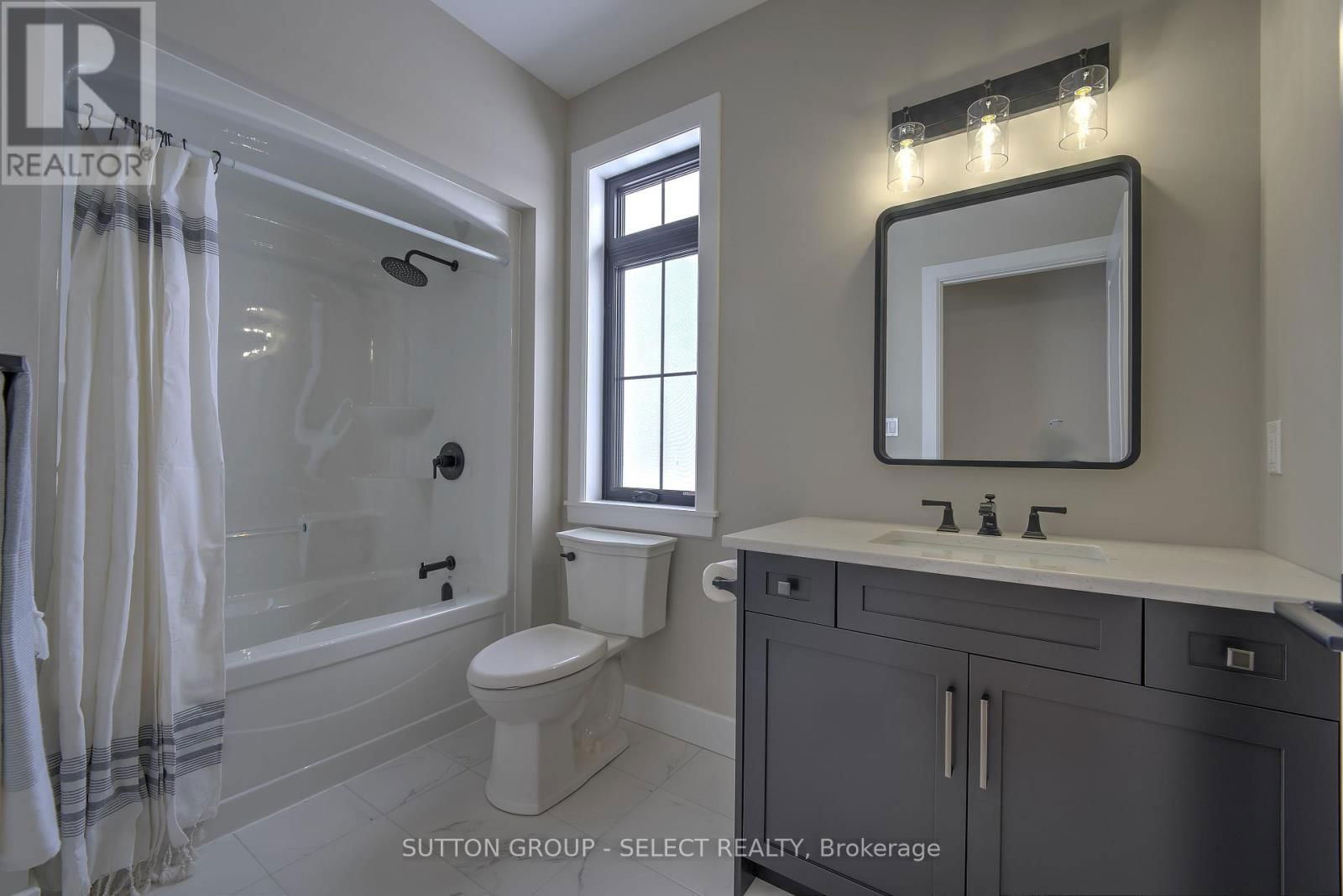 10 LOIS COURT Image 30