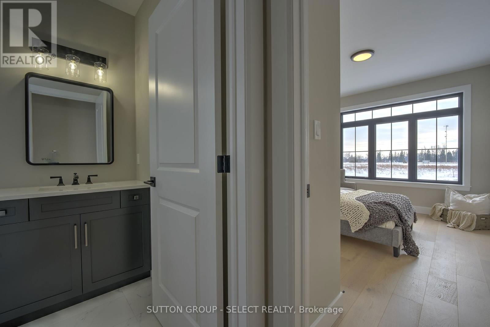 10 LOIS COURT Image 31