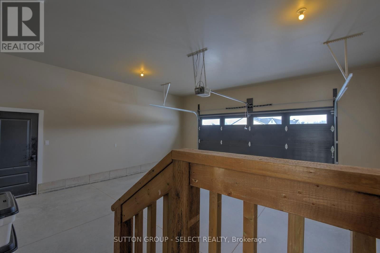 10 LOIS COURT Image 35