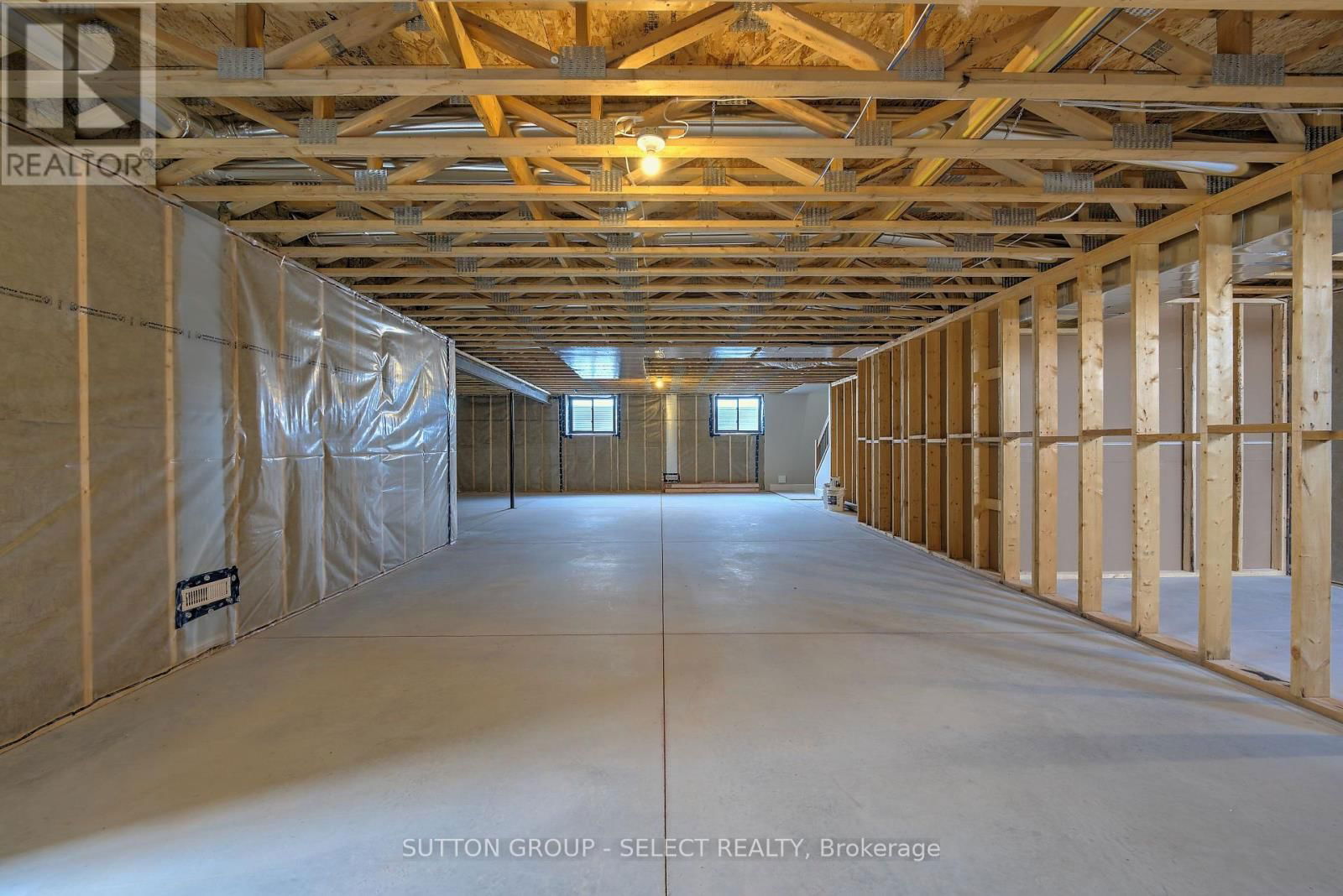 10 LOIS COURT Image 36