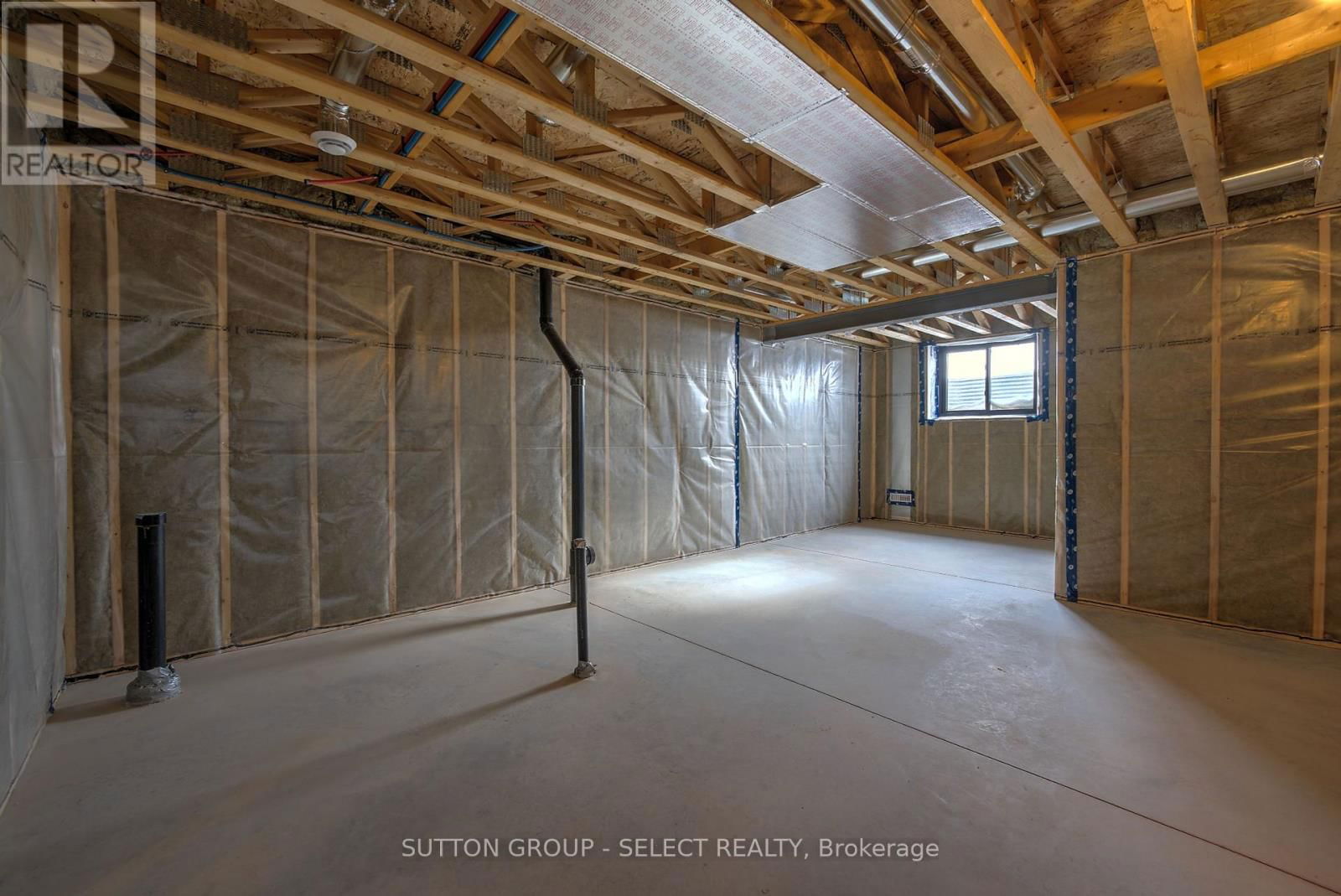 10 LOIS COURT Image 37