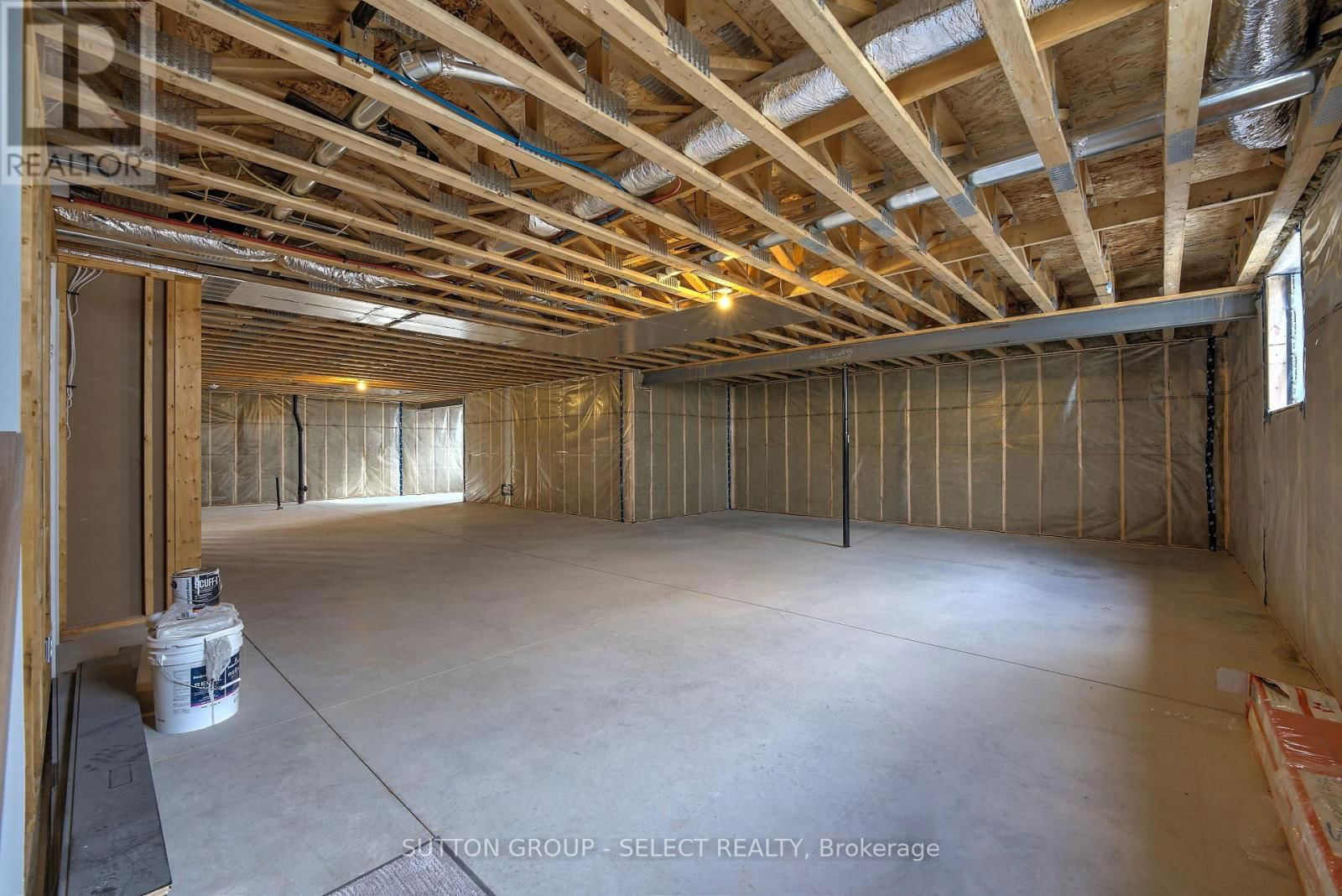 10 LOIS COURT Image 39