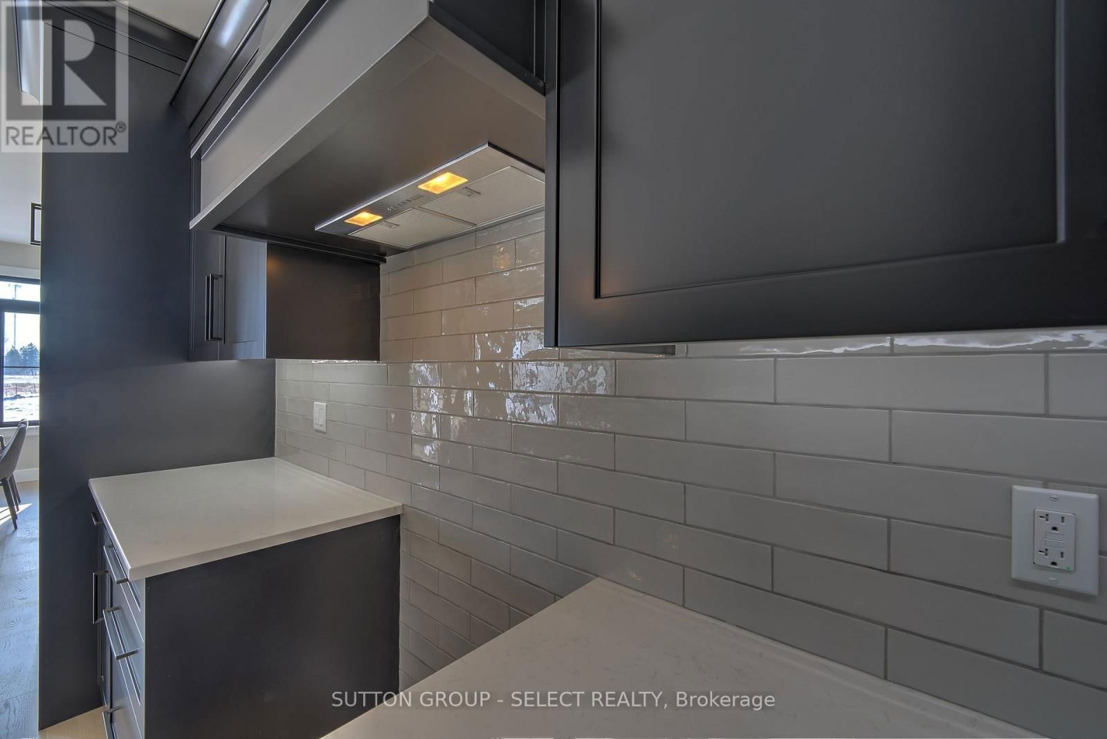 10 LOIS COURT Image 8