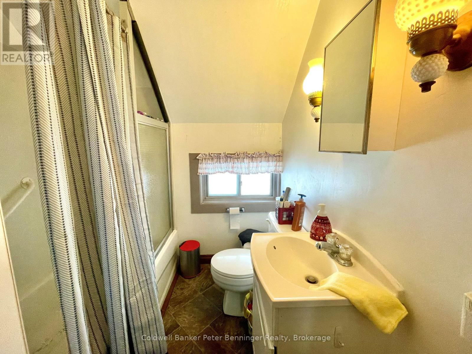 258 8TH STREET Image 24