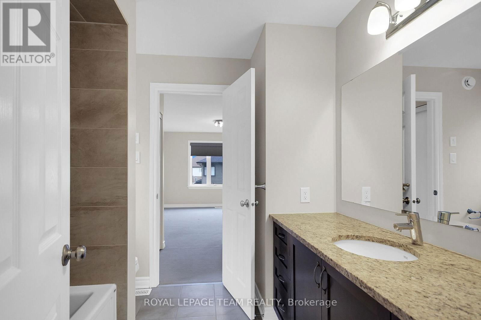 300 ROSINA WAY Image 31