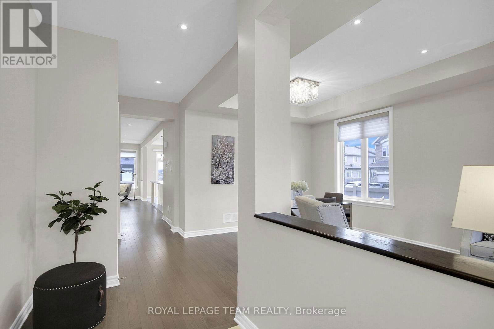 300 ROSINA WAY Image 4