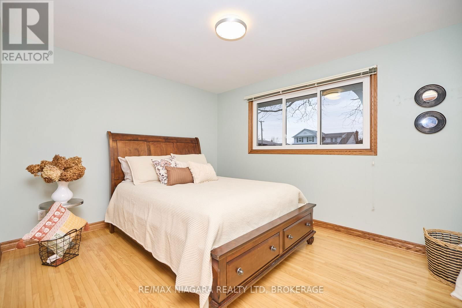 27 WALTS STREET Image 19