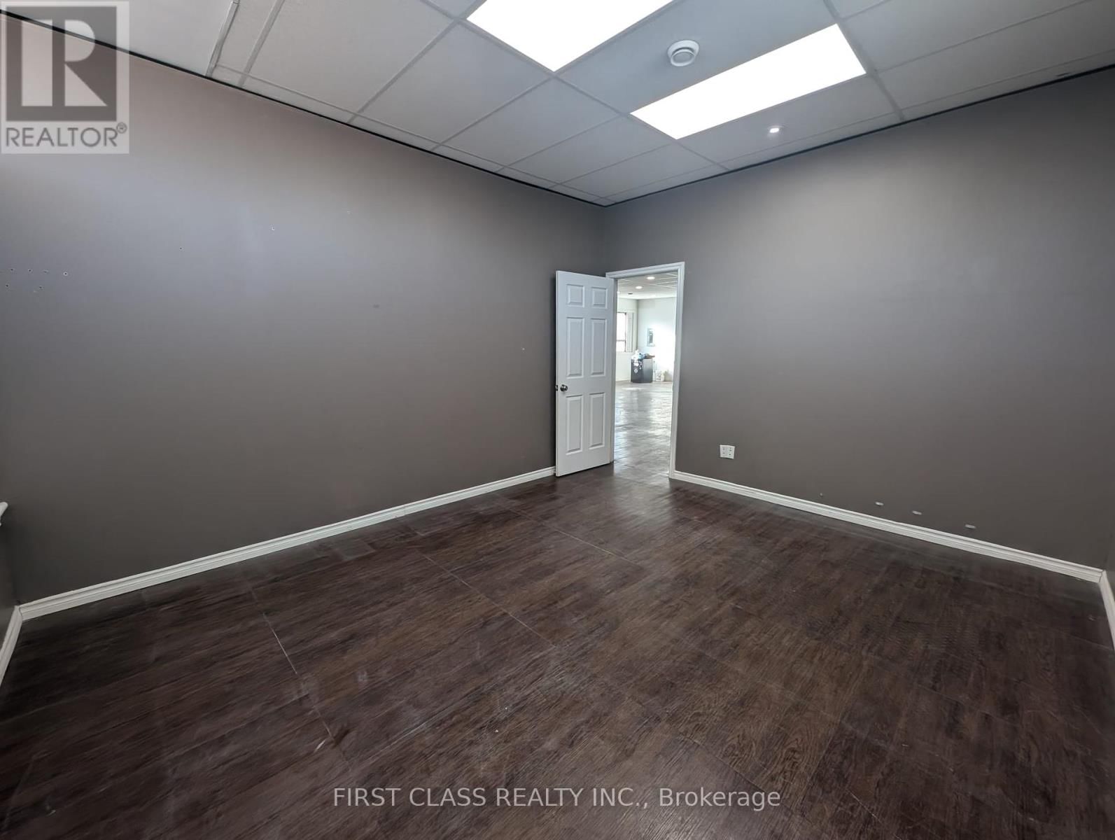A - 69 EASTCHESTER AVENUE Image 10