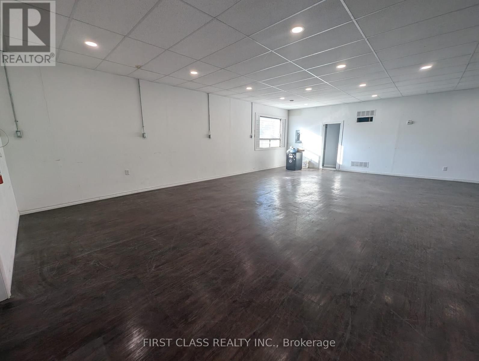 A - 69 EASTCHESTER AVENUE Image 11