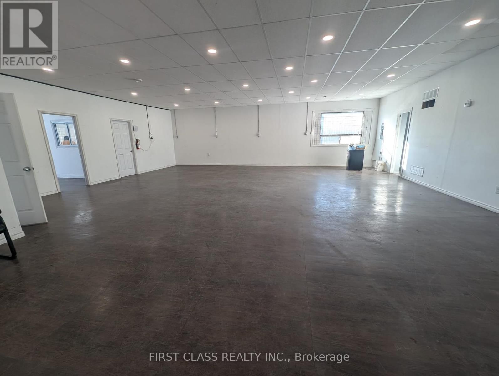 A - 69 EASTCHESTER AVENUE Image 15