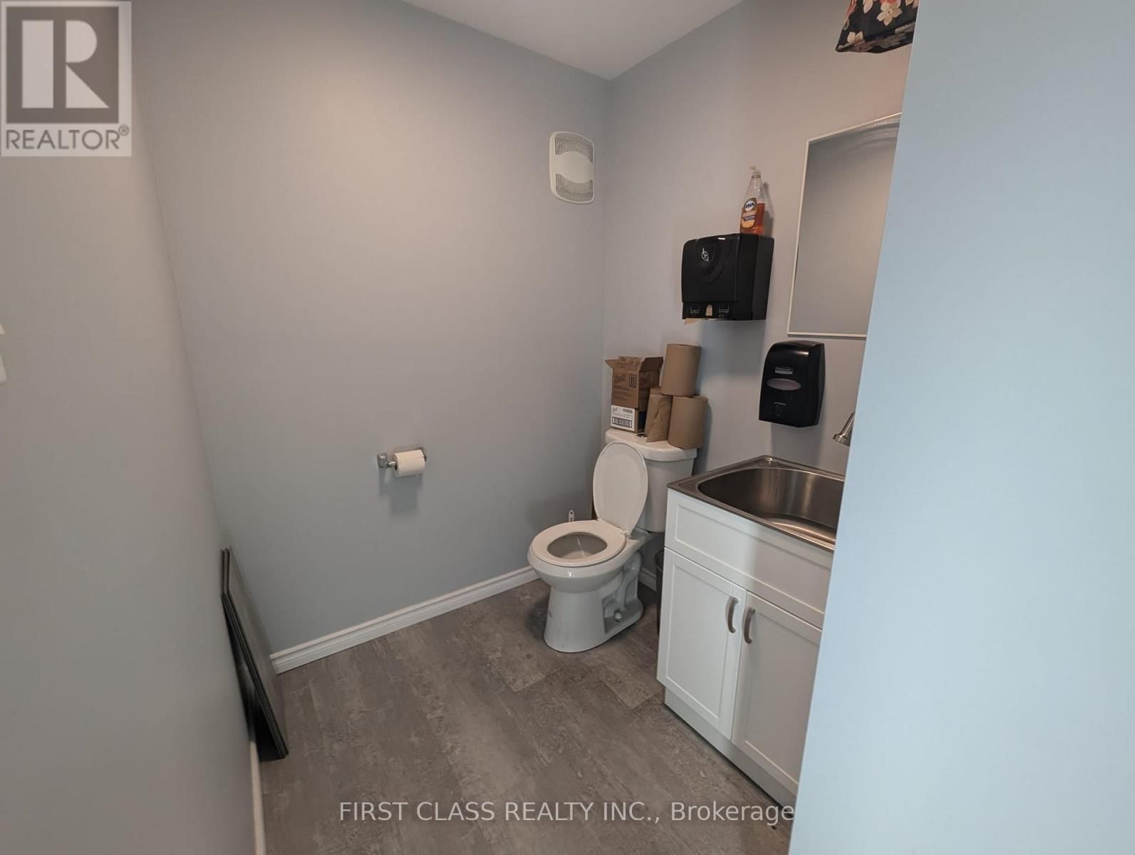 A - 69 EASTCHESTER AVENUE Image 18