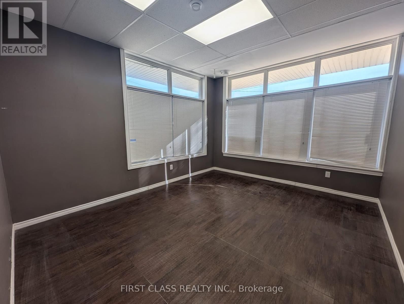 A - 69 EASTCHESTER AVENUE Image 8