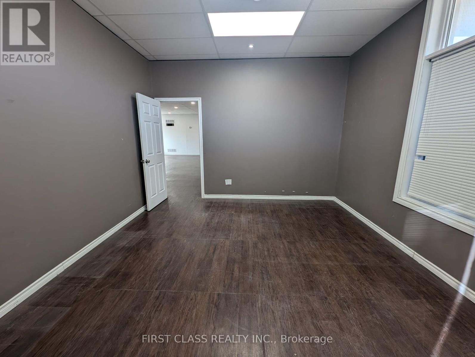 A - 69 EASTCHESTER AVENUE Image 9
