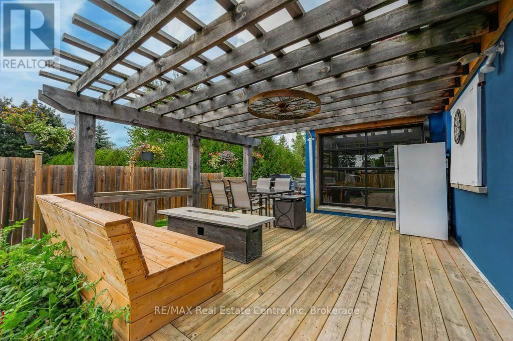 255 GOWRIE STREET S Image 23