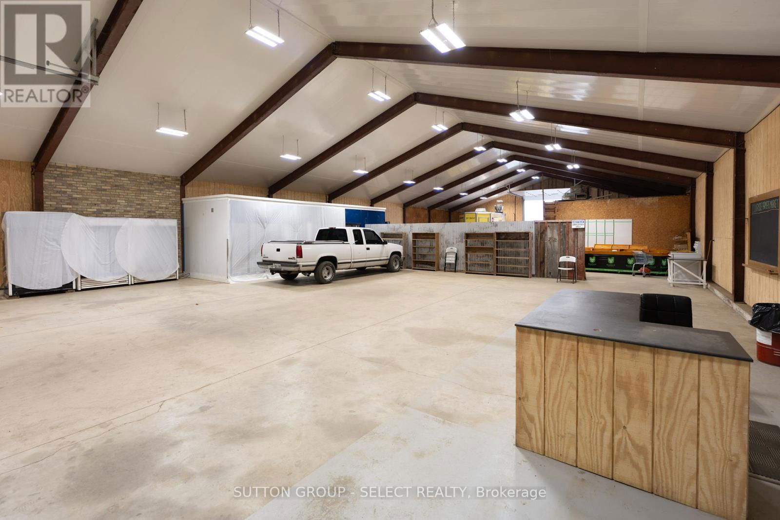 7462 PLANK ROAD Image 31