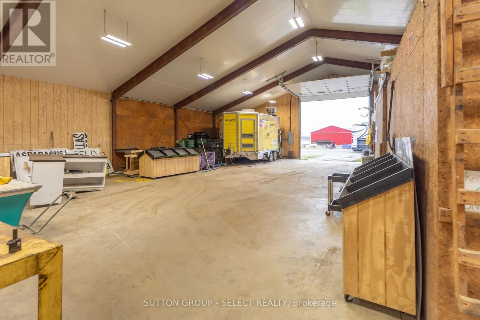 7462 PLANK ROAD Image 32