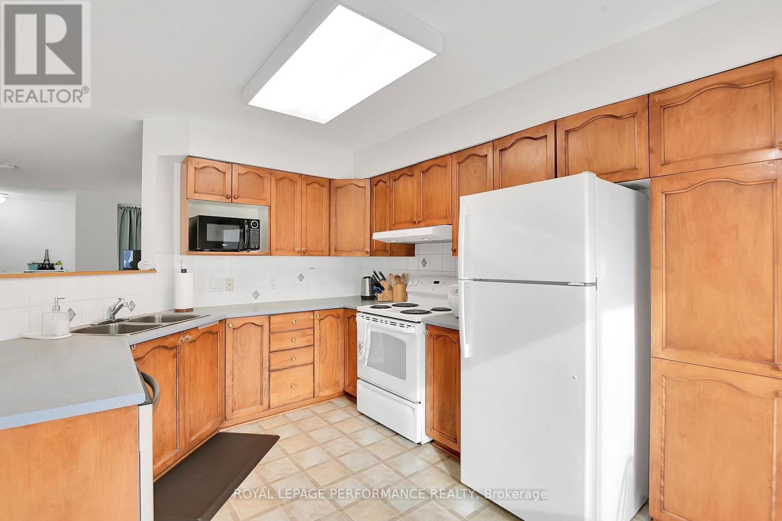 928 GOOSE RIVER AVENUE Image 12