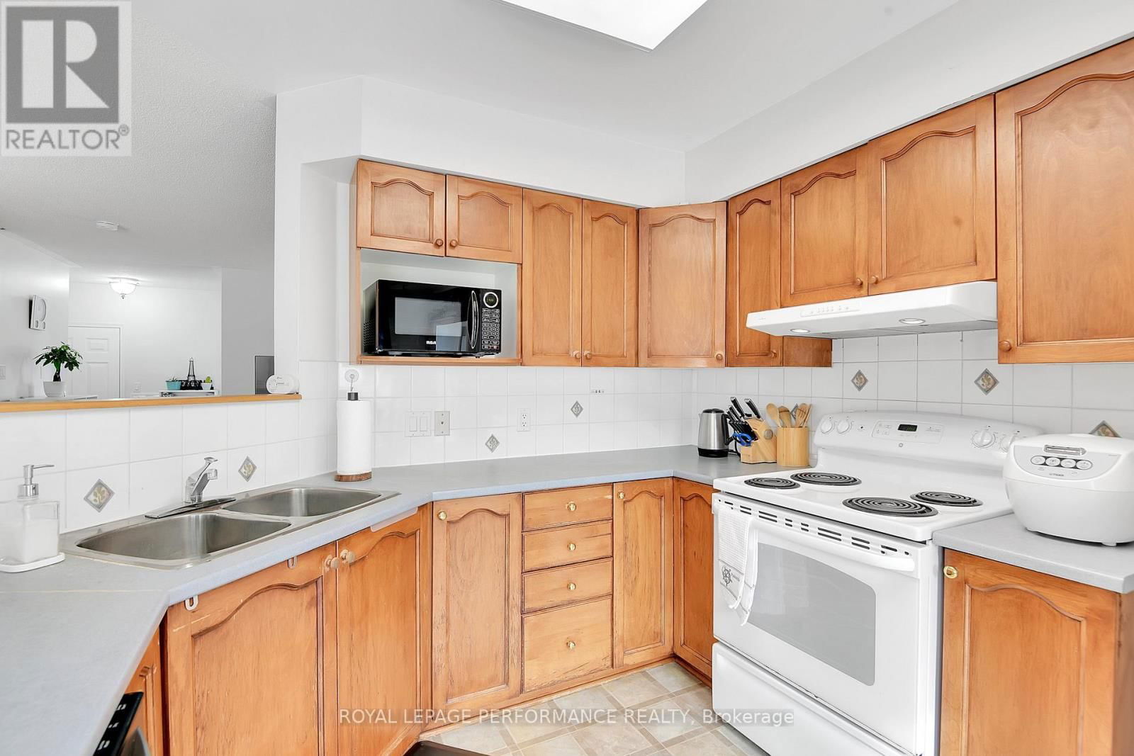 928 GOOSE RIVER AVENUE Image 13