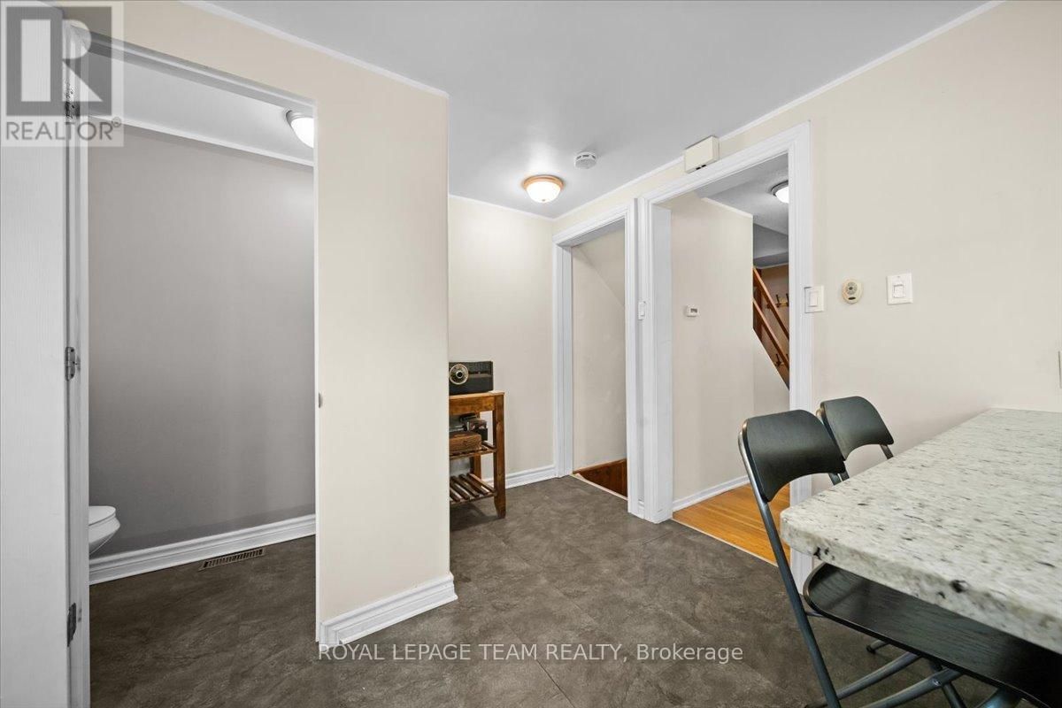 34 - 1295 LEDBURY AVENUE S Image 21